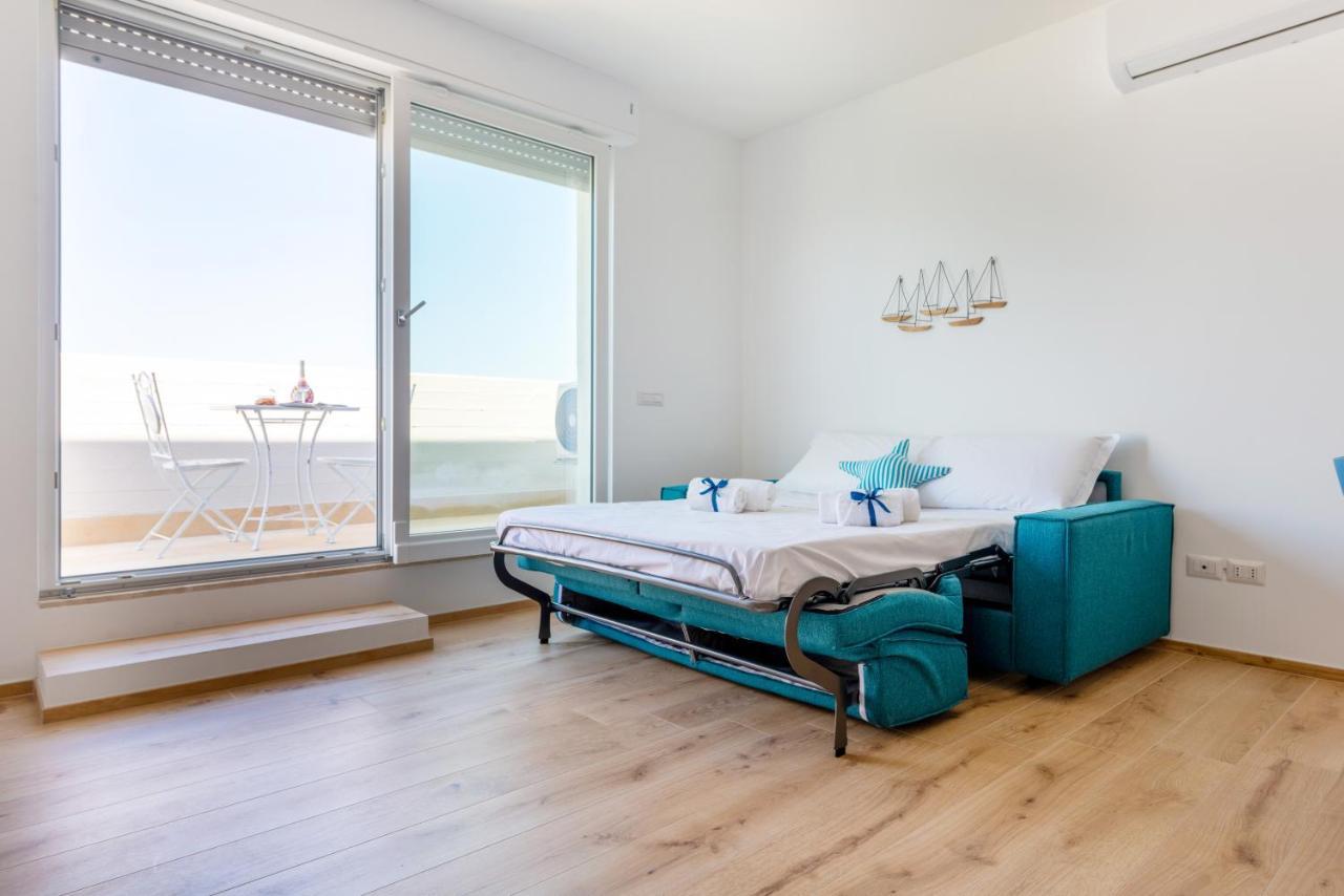 Waterfront Apartment With Seaview Balcony Bari Exterior photo